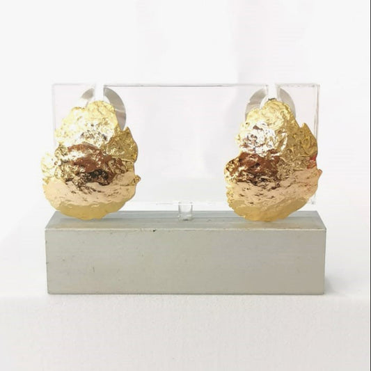 Arete hoja martillada - Mariana Osorno Joyería