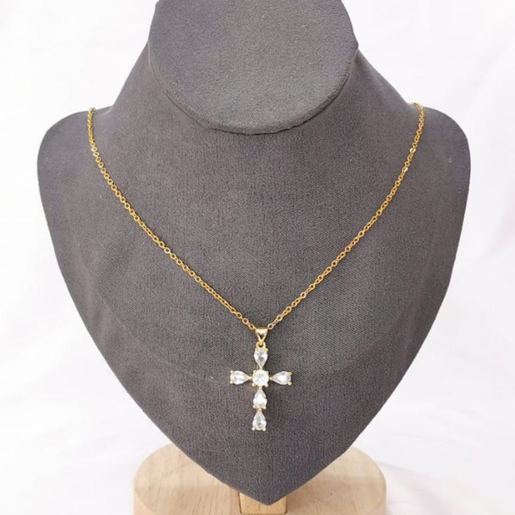 Collar de cruz con zirconia - Mariana Osorno Joyería