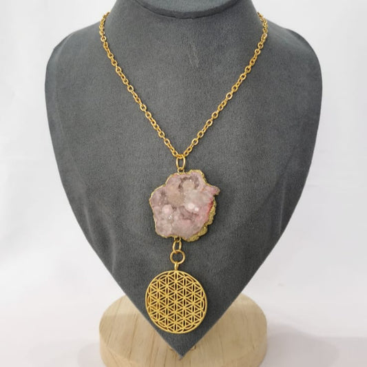 Collar largo con dije de drusa de cuarzo y dije circular - Mariana Osorno Joyería