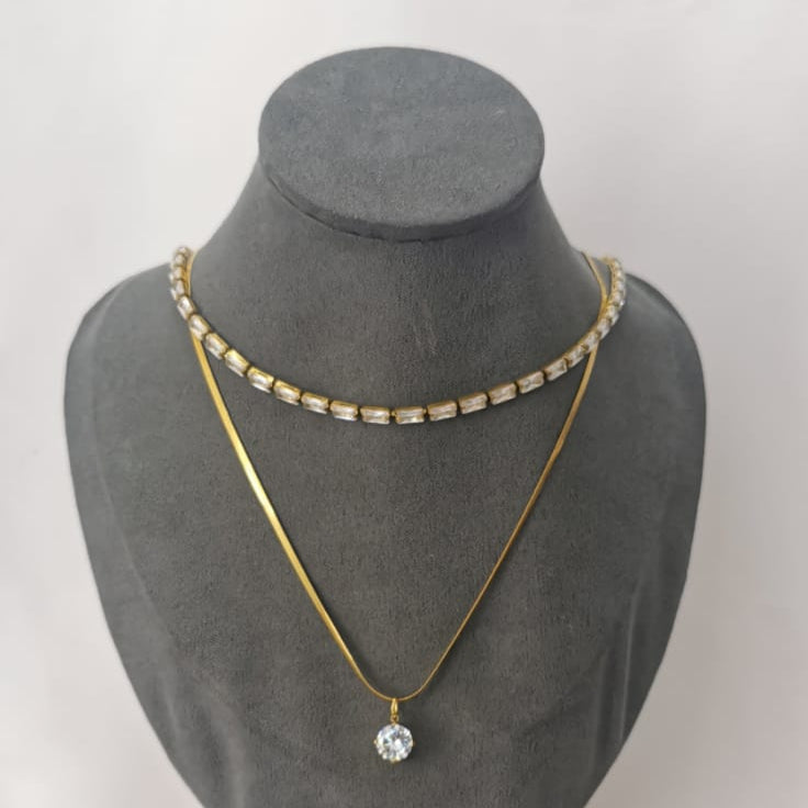 Cadena planchada con dije de zirconia - Mariana Osorno Joyería