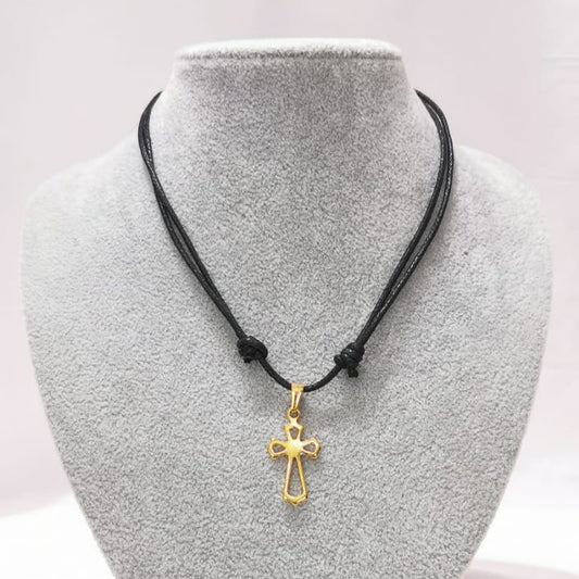 Collar de cuero con cruz - Mariana Osorno Joyería