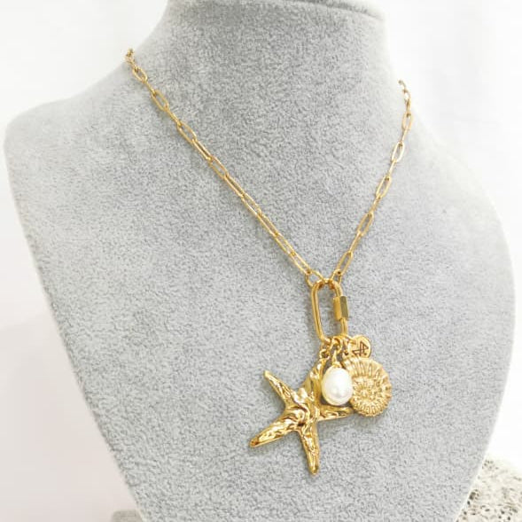 Collar cerradura al frente con estrella y caracol
