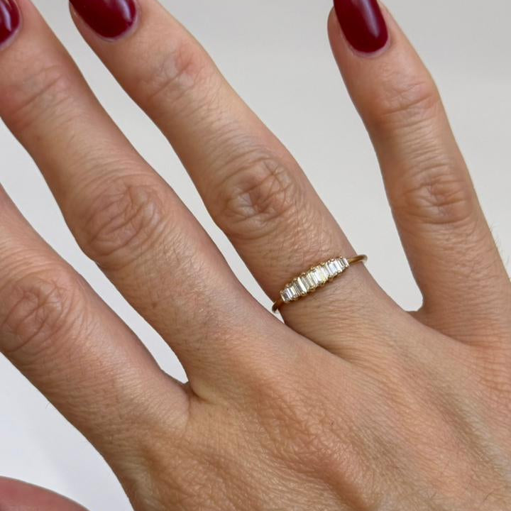 ANILLO CIRCONIAS - Mariana Osorno Joyería