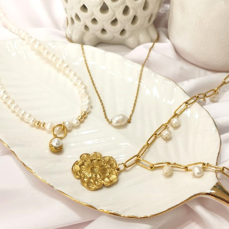 Collares
