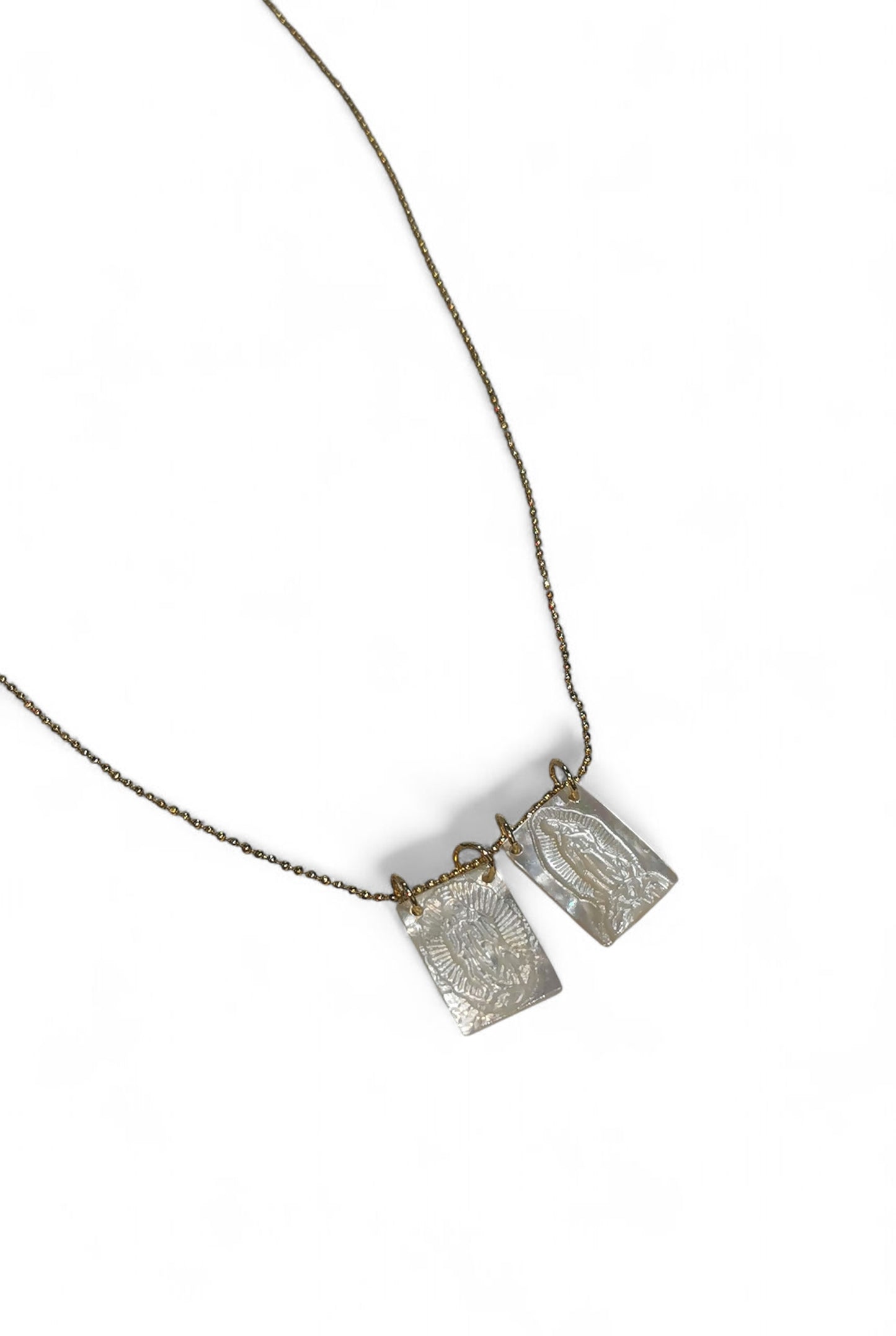 ESCAPULARIO DE CONCHA NACAR - Mariana Osorno Joyería