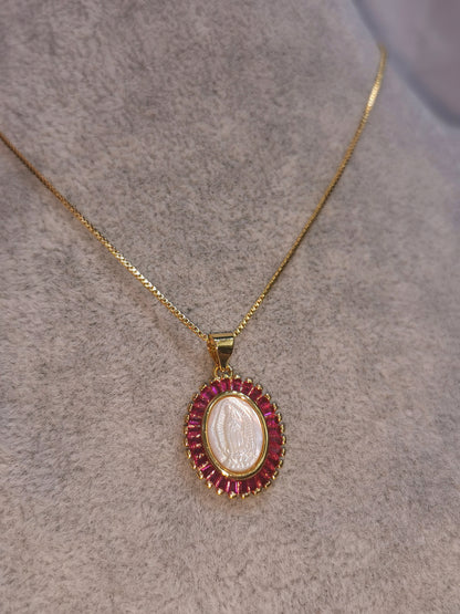 COLLAR VIRGEN CONCHA NACAR Y ZIRCONIA-ROSA - Mariana Osorno Joyería