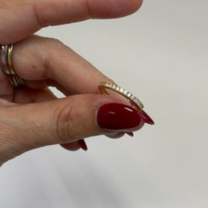 ANILLO DORADO Y CIRCONIAS - Mariana Osorno Joyería