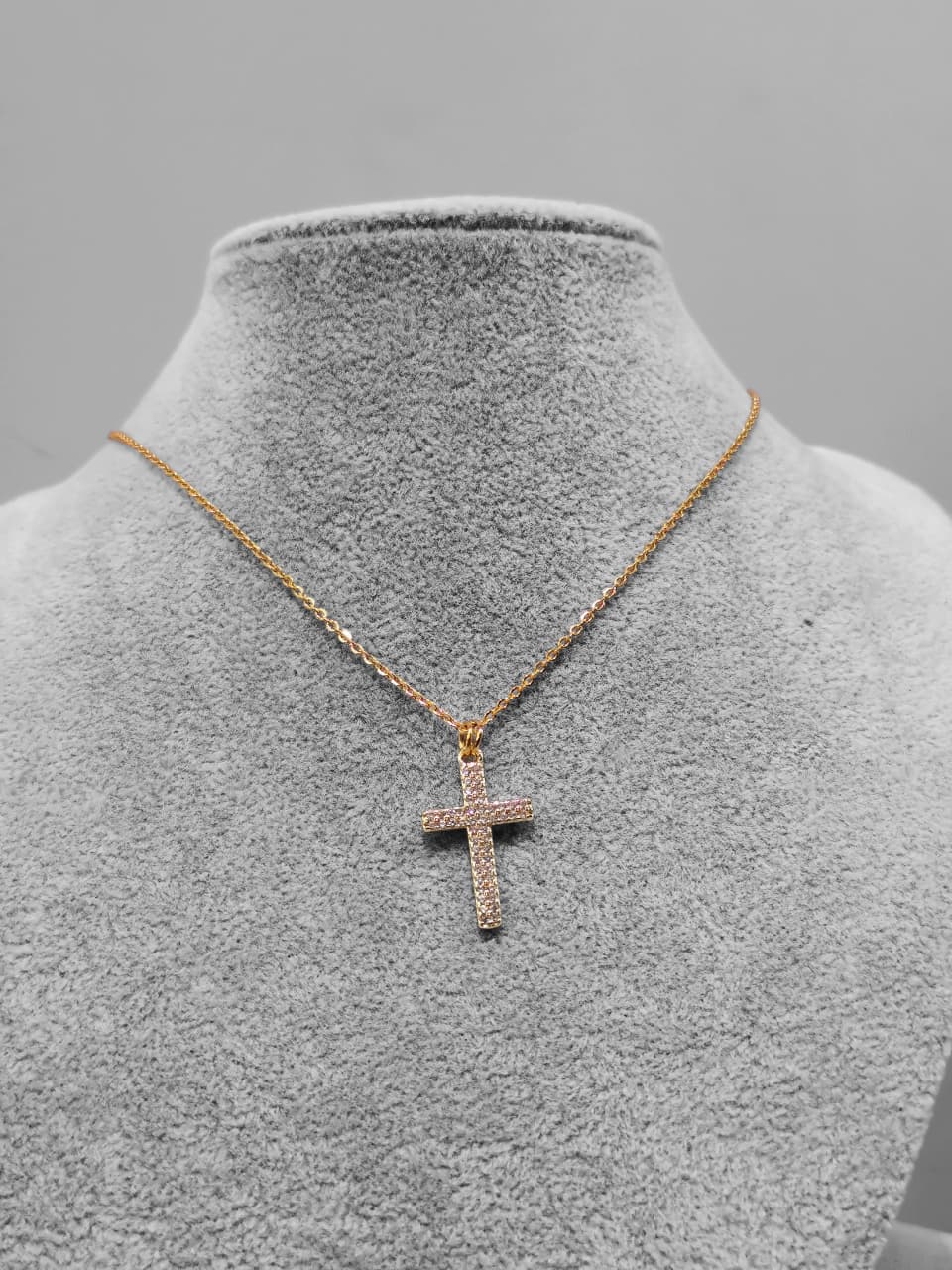 COLLAR CRUZ CIRCONIAS - Mariana Osorno Joyería