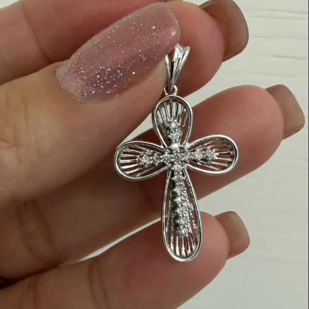 CRUZ CALADA ORO BLANCO - Mariana Osorno Joyería