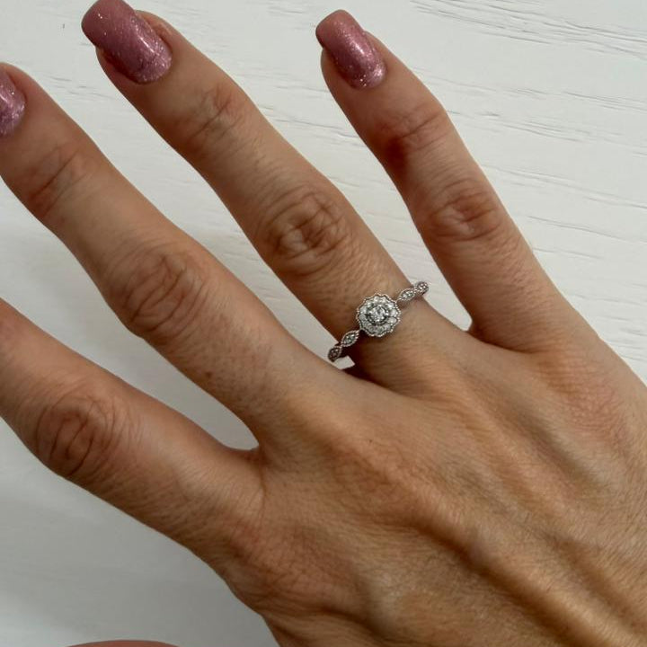 ANILLO FLOR SOLITARIO - Mariana Osorno Joyería