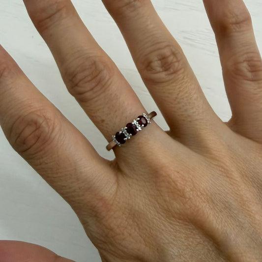 CHURUMBELA TRIPLE RUBI - Mariana Osorno Joyería