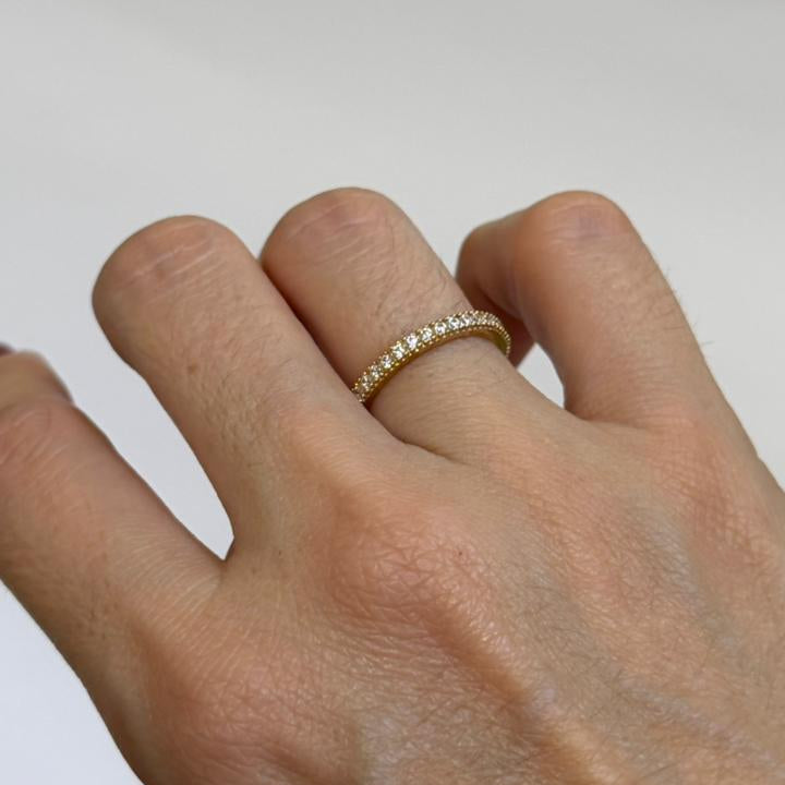ANILLO DORADO Y CIRCONIAS - Mariana Osorno Joyería
