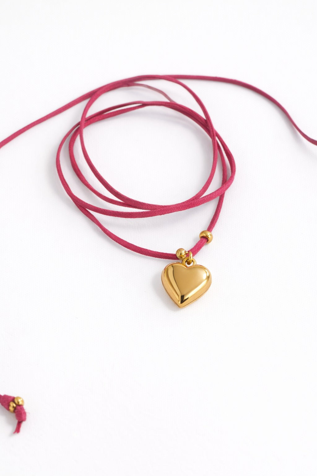 COLLAR CUERO CORAZON - Mariana Osorno Joyería