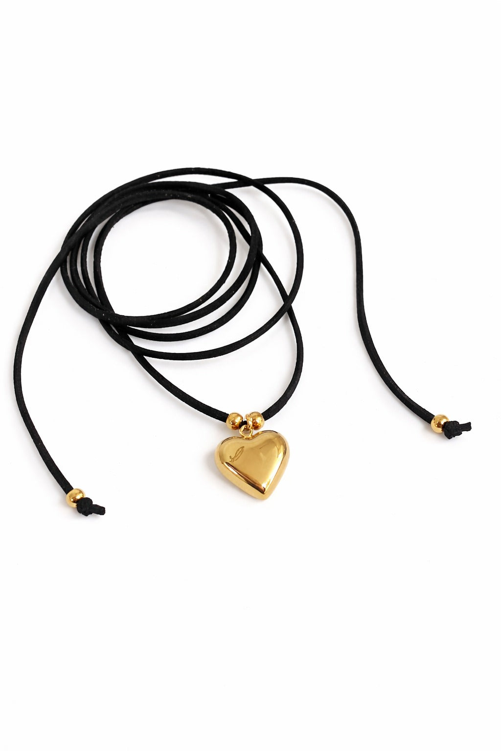 COLLAR CUERO CORAZON - Mariana Osorno Joyería