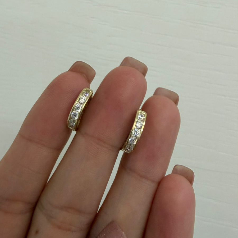 HUGGIE FILA CIRCONIA - Mariana Osorno Joyería