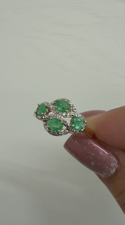 ANILLO PETALOS ESMERALDA